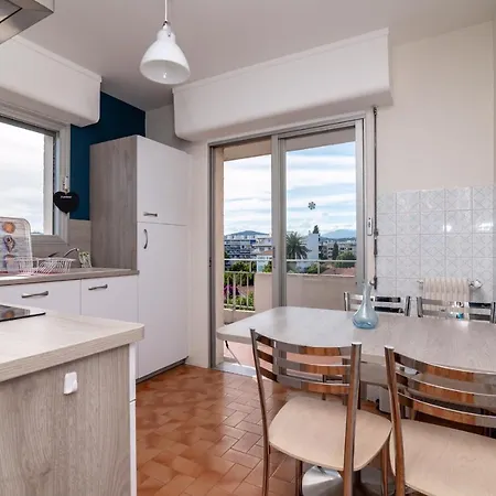 Grand T3 Juan Les Pins, 2 Balcons, Proche Plage * Antibes